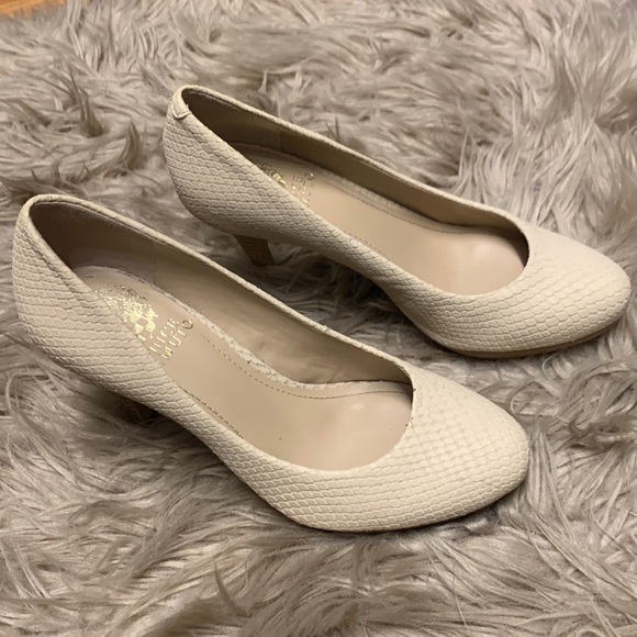 Vince Camuto Shoes - Vince Camuto Zella nude pumps